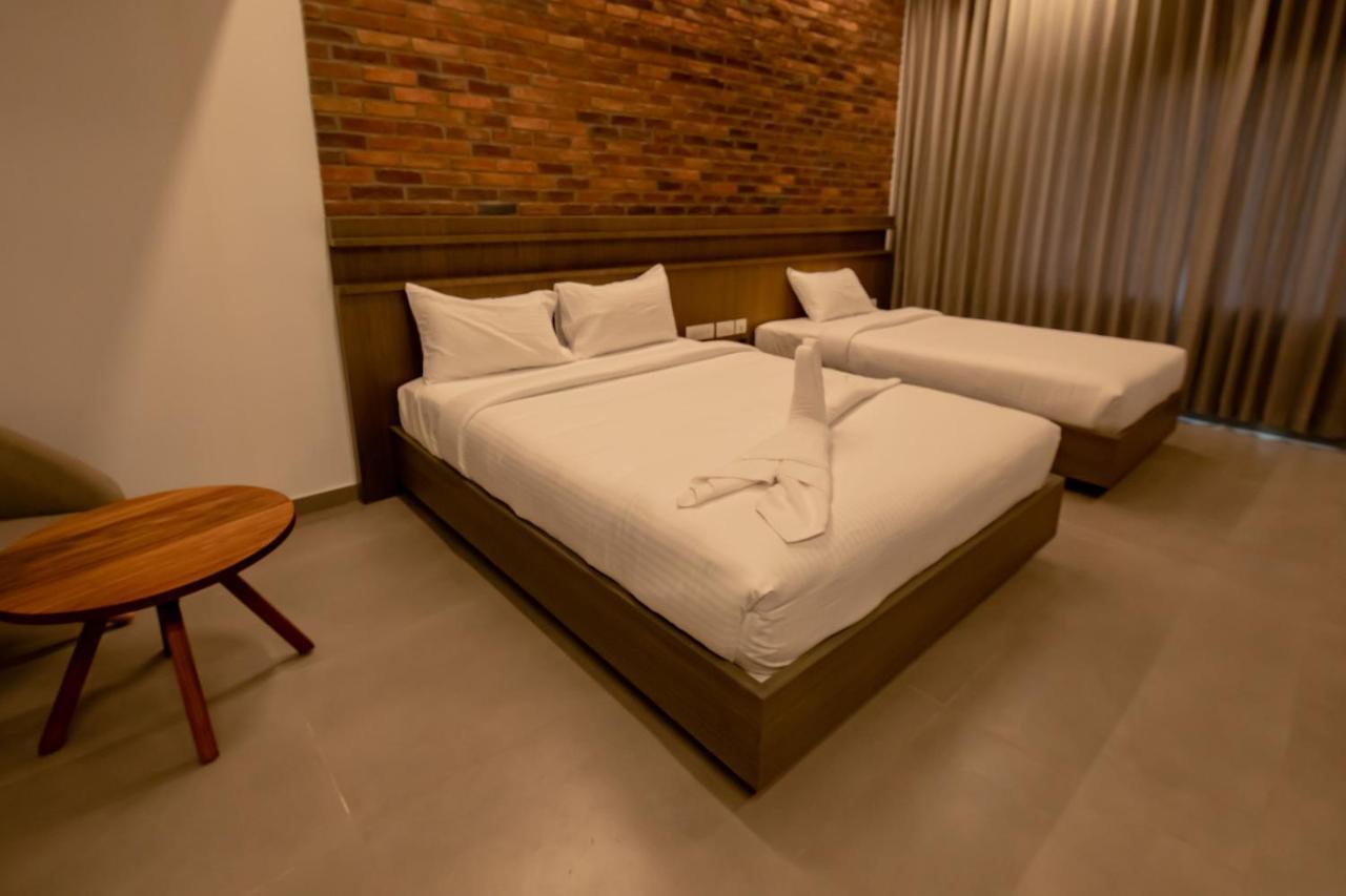 Отель Rathna Residency - Near Us Consulate Ченнаи Экстерьер фото