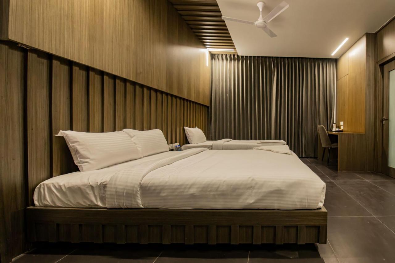 Отель Rathna Residency - Near Us Consulate Ченнаи Экстерьер фото