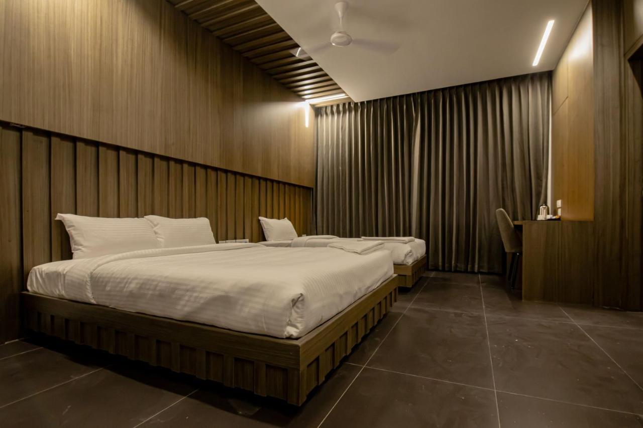 Отель Rathna Residency - Near Us Consulate Ченнаи Экстерьер фото