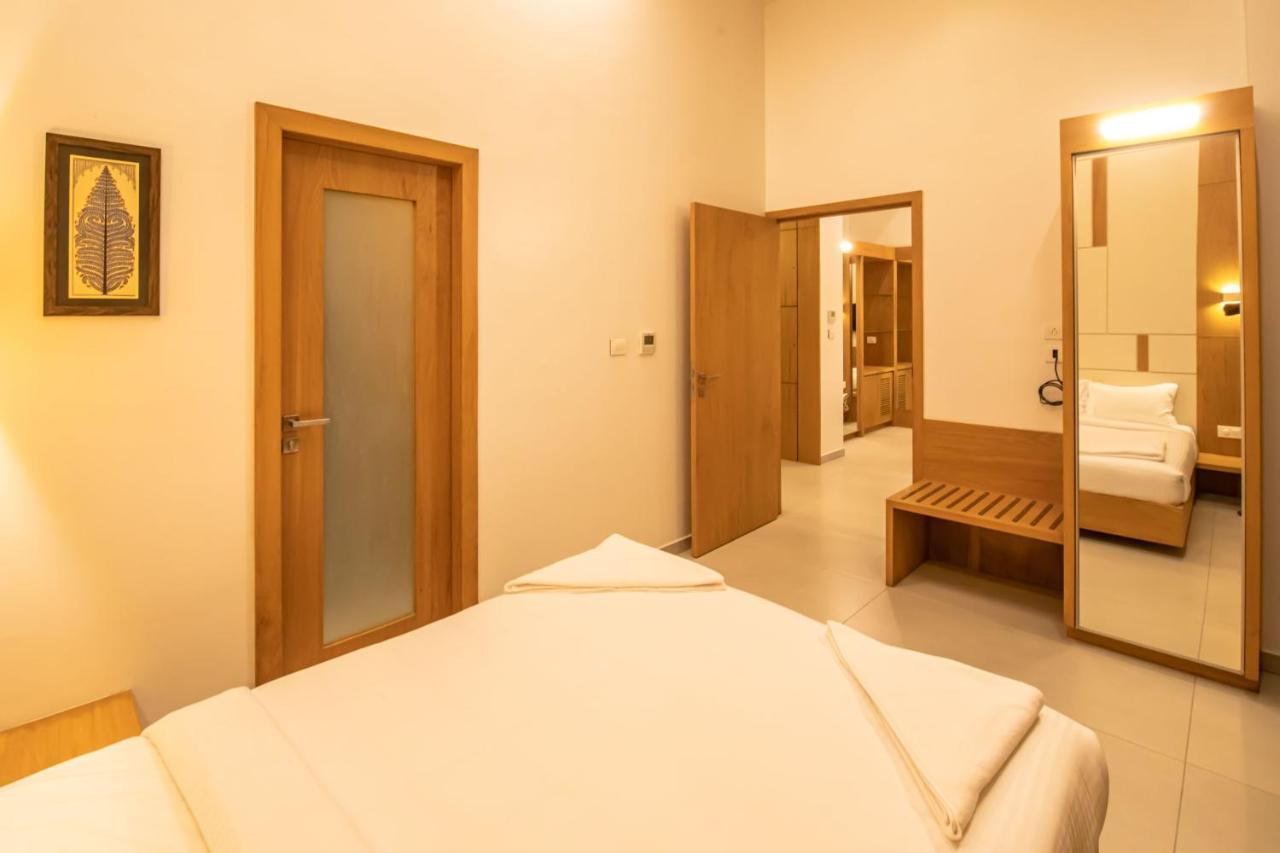 Отель Rathna Residency - Near Us Consulate Ченнаи Экстерьер фото