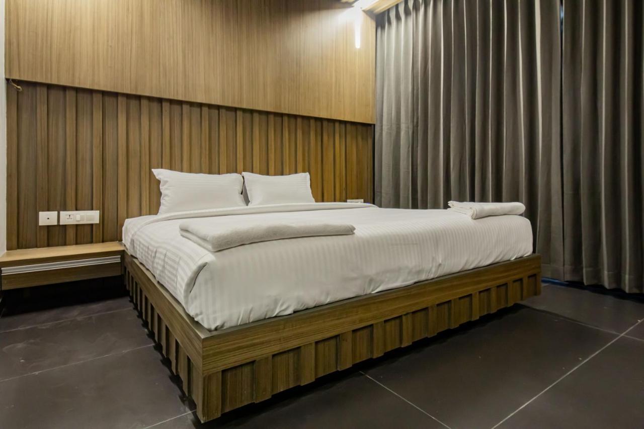 Отель Rathna Residency - Near Us Consulate Ченнаи Экстерьер фото