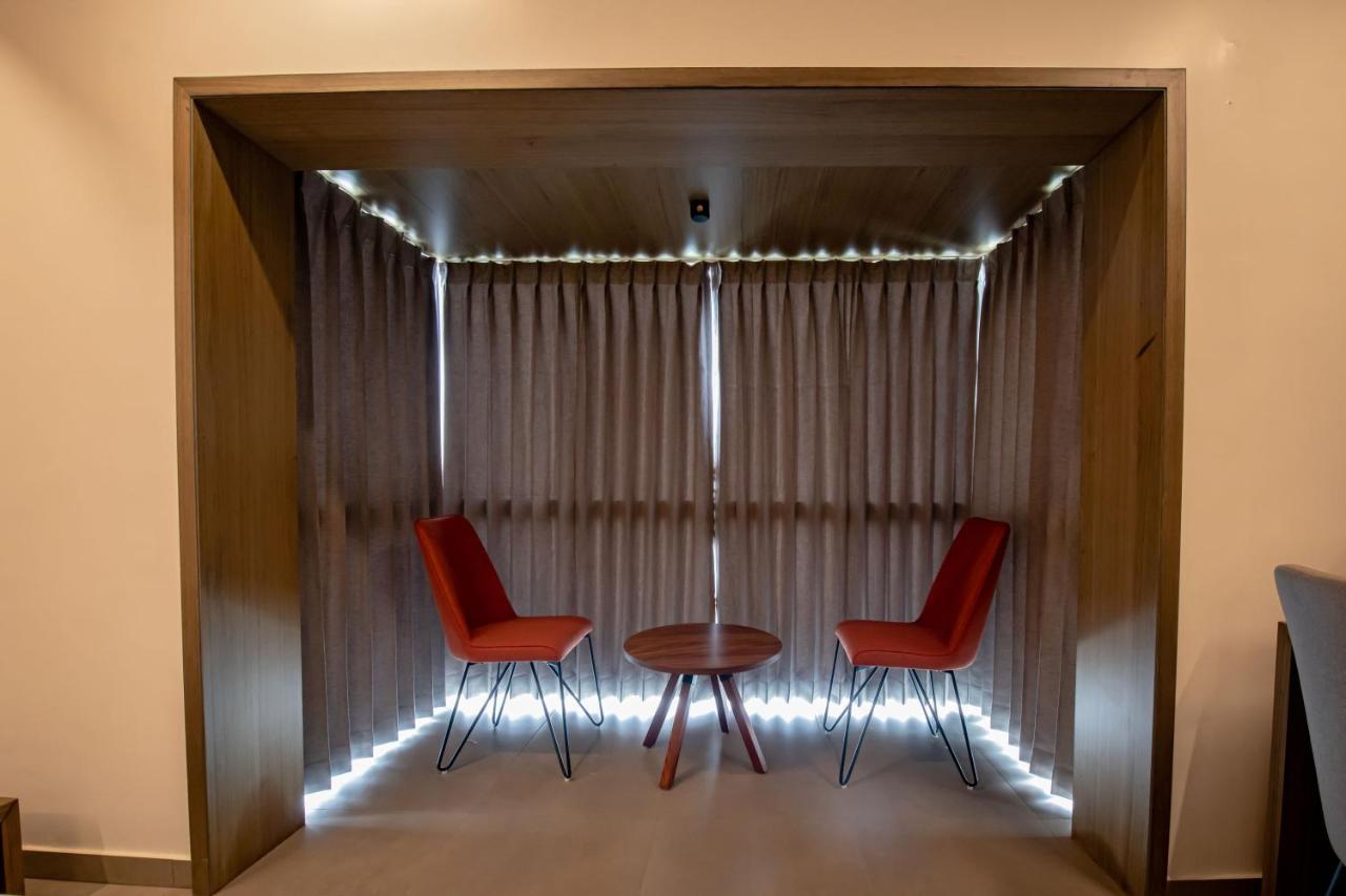 Отель Rathna Residency - Near Us Consulate Ченнаи Экстерьер фото