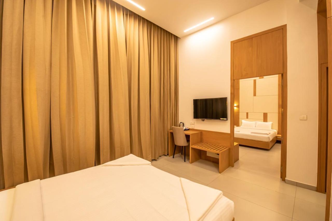 Отель Rathna Residency - Near Us Consulate Ченнаи Экстерьер фото
