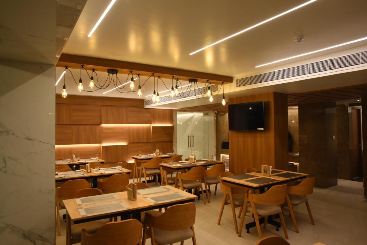 Отель Rathna Residency - Near Us Consulate Ченнаи Экстерьер фото