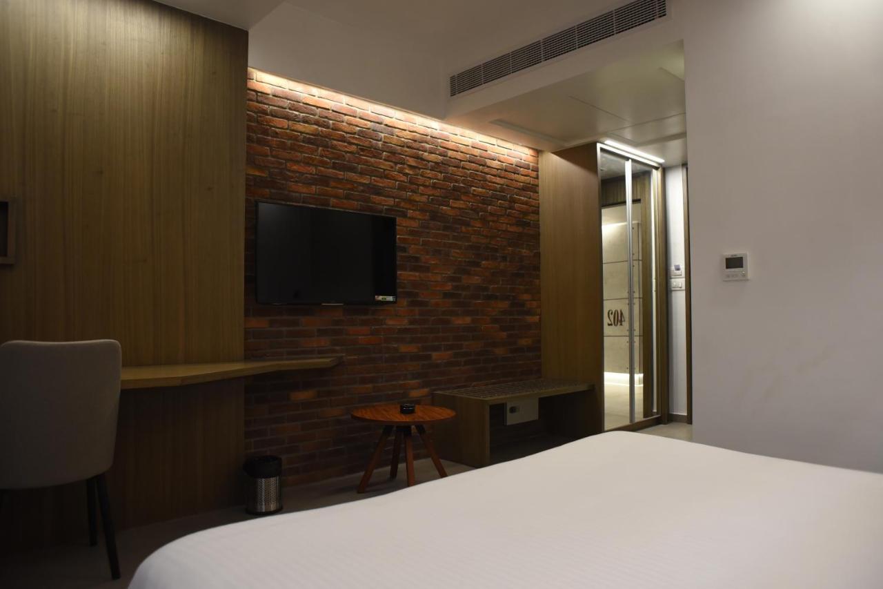 Отель Rathna Residency - Near Us Consulate Ченнаи Экстерьер фото