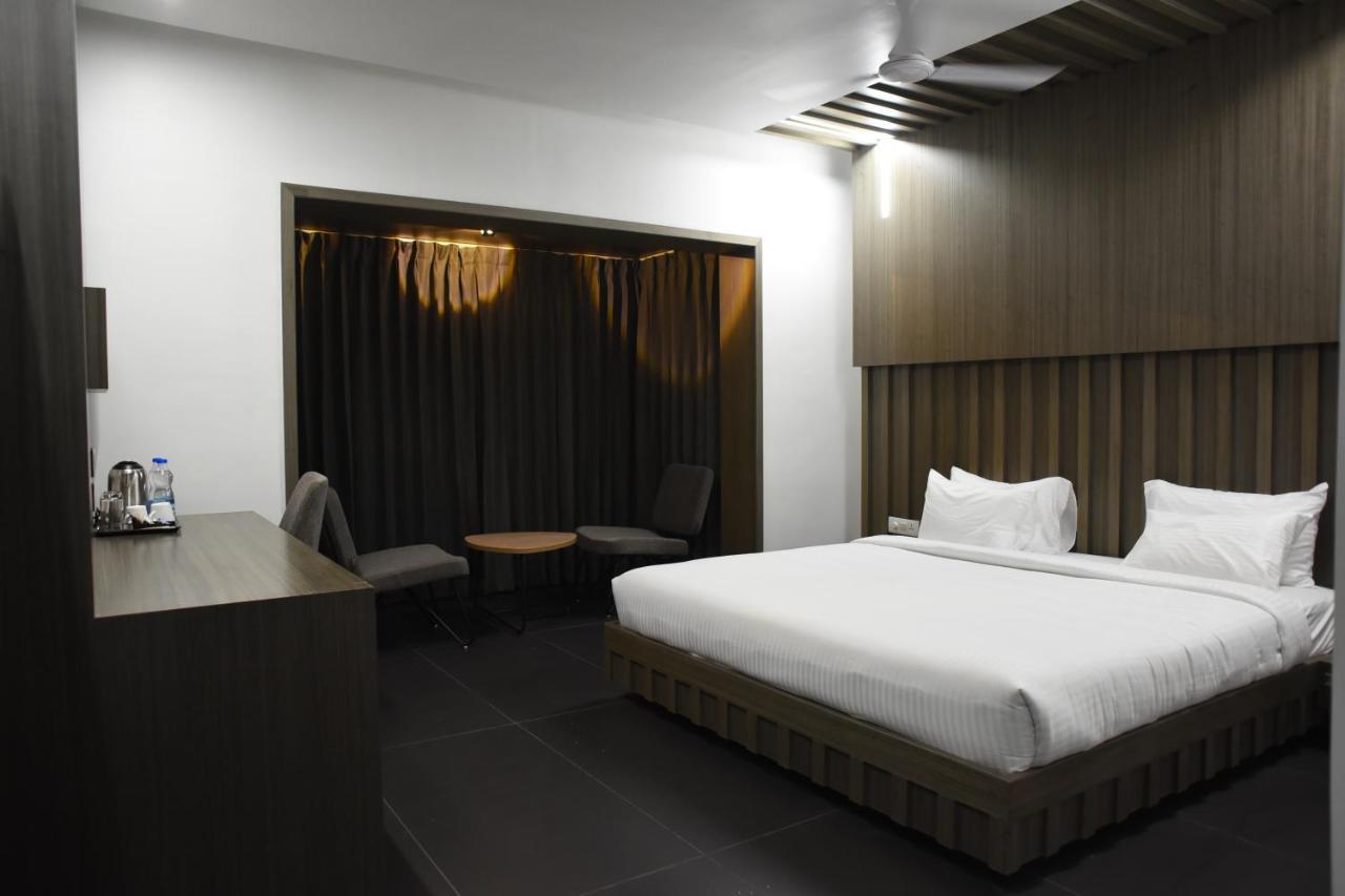 Отель Rathna Residency - Near Us Consulate Ченнаи Экстерьер фото